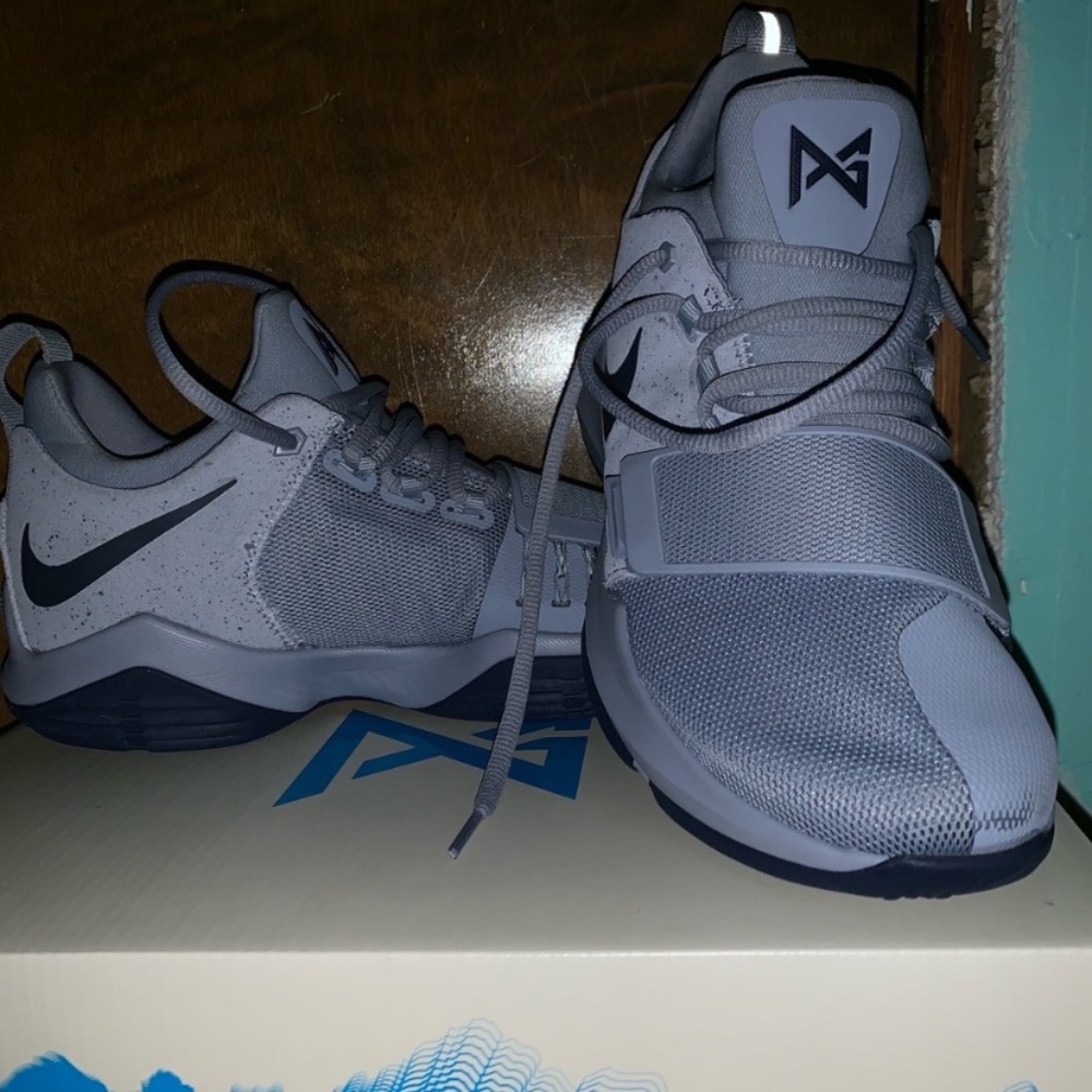 Paul George’s sz 7.5 men’s